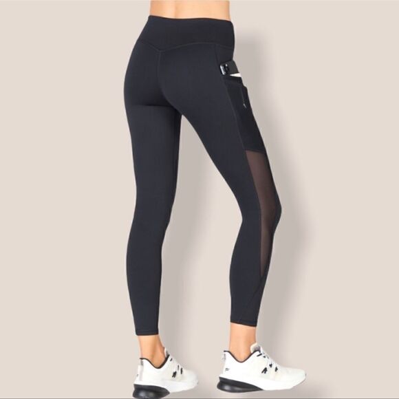 Fabletics Trinity Motion365® High Rise 7/8 Legging SZ Small in Black - Picture 2 of 11